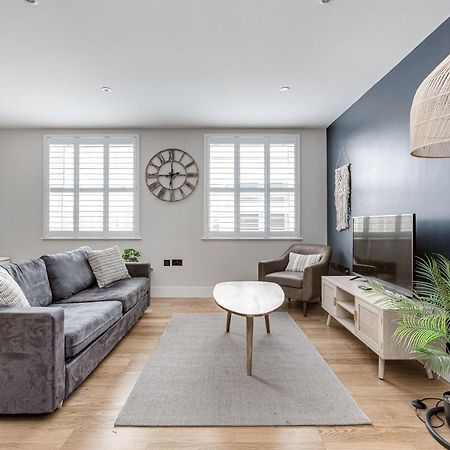 Charming 1 Bedroom Apt , Town Centre, Wifi, Free Parking By Tent Serviced Apartments Staines-upon-Thames Luaran gambar