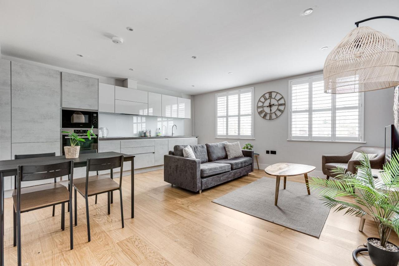 Charming 1 Bedroom Apt , Town Centre, Wifi, Free Parking By Tent Serviced Apartments Staines-upon-Thames Luaran gambar
