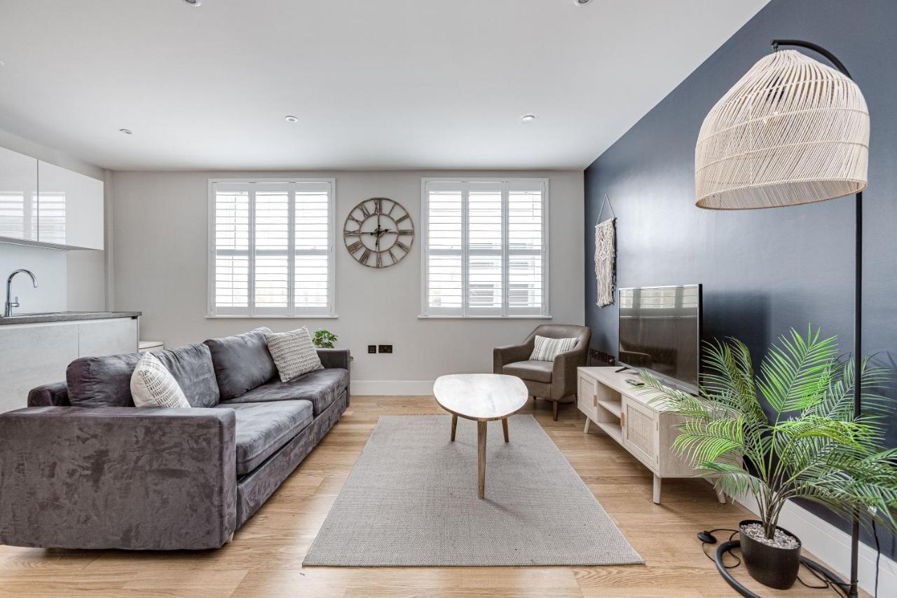 Charming 1 Bedroom Apt , Town Centre, Wifi, Free Parking By Tent Serviced Apartments Staines-upon-Thames Luaran gambar